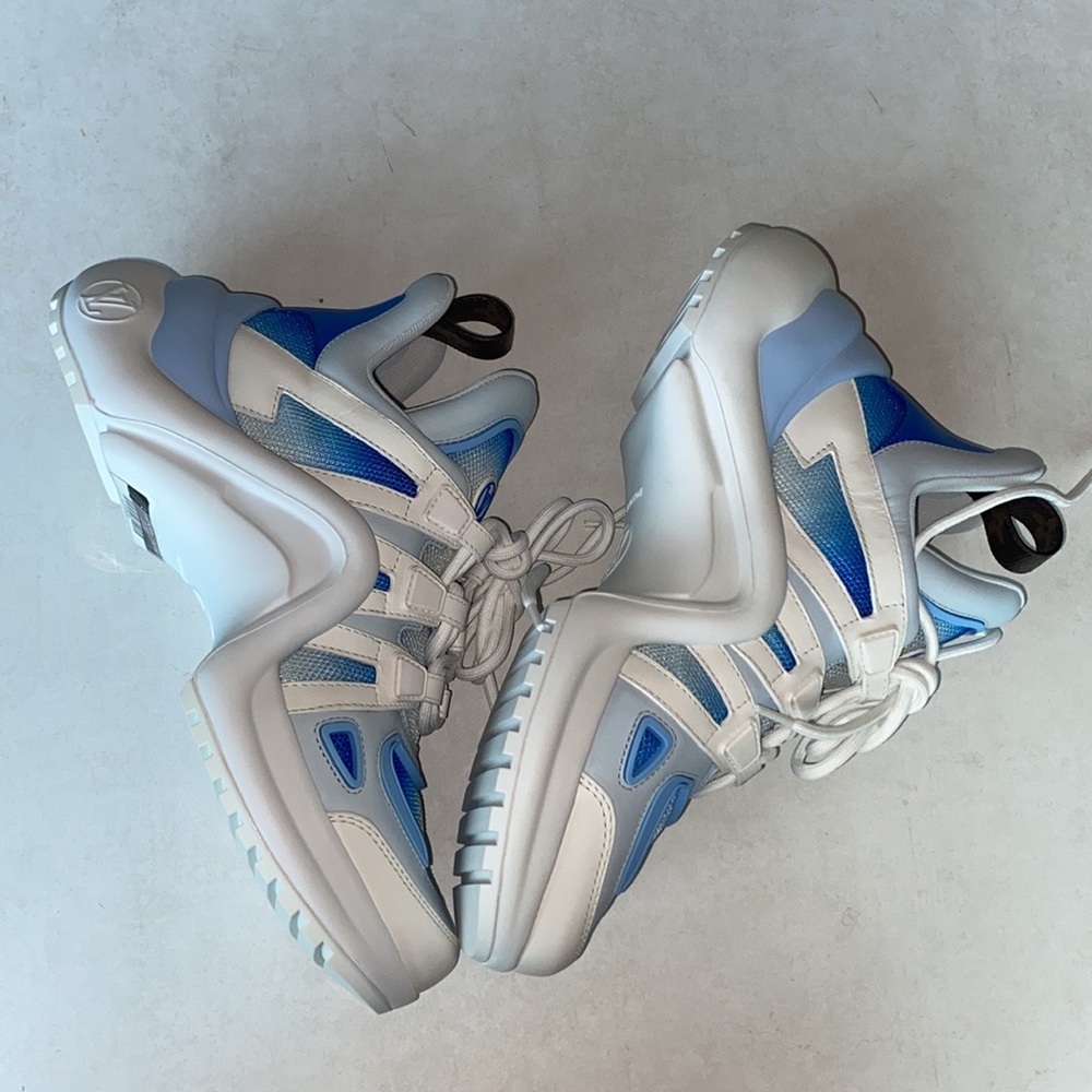 LOUIS VUITTON ARCLIGHT SNEAKER - Picture 3 of 10
